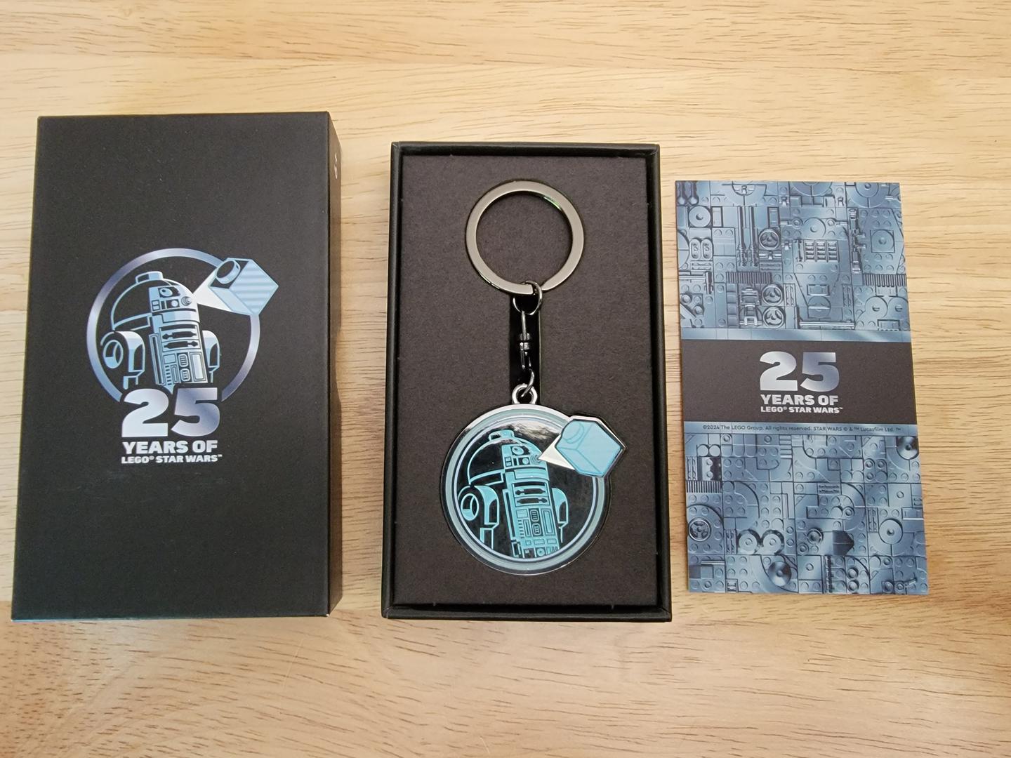 LEGO Key Chain 25 Years of LEGO Star Wars (R2-D2 Logo) Key Chain (Metal) (107544-1)