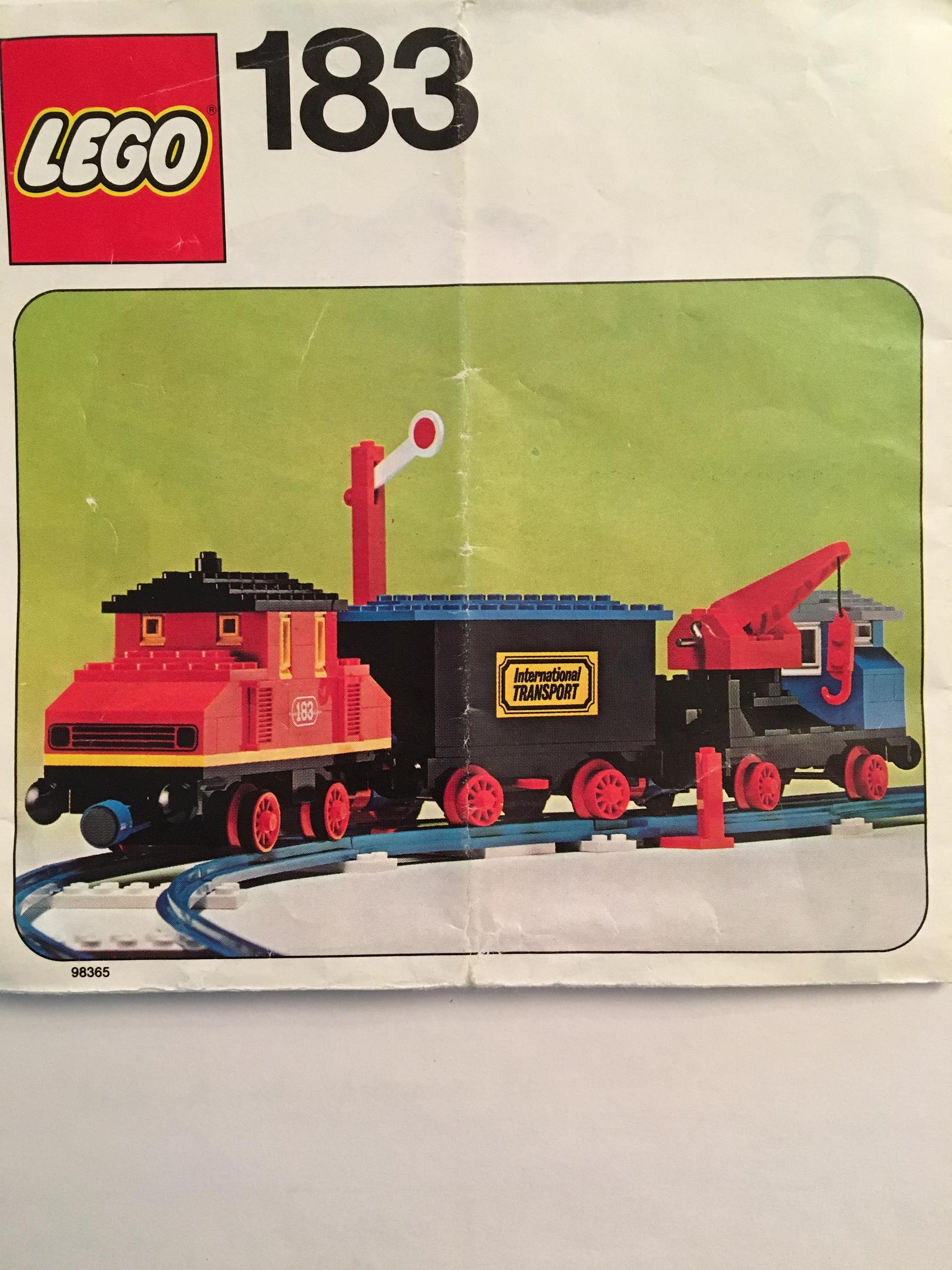 LEGO 4.5V Complete Train Set with Motor and Signal (183-1)