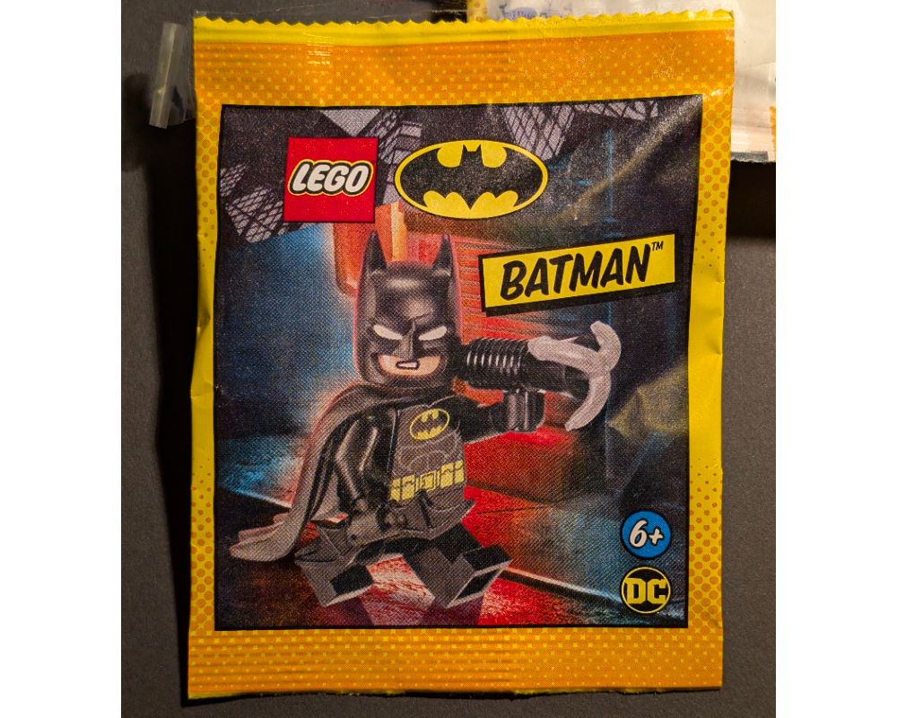 LEGO Batman Batman with Grappling Hook and Batarang (212406-1)