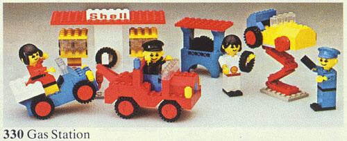 LEGO Building Set with People Gas Station (330-2)