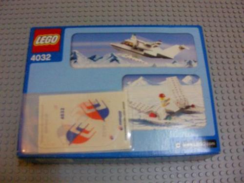 LEGO World City Passenger Plane - Malaysian Air Version (4032-12)