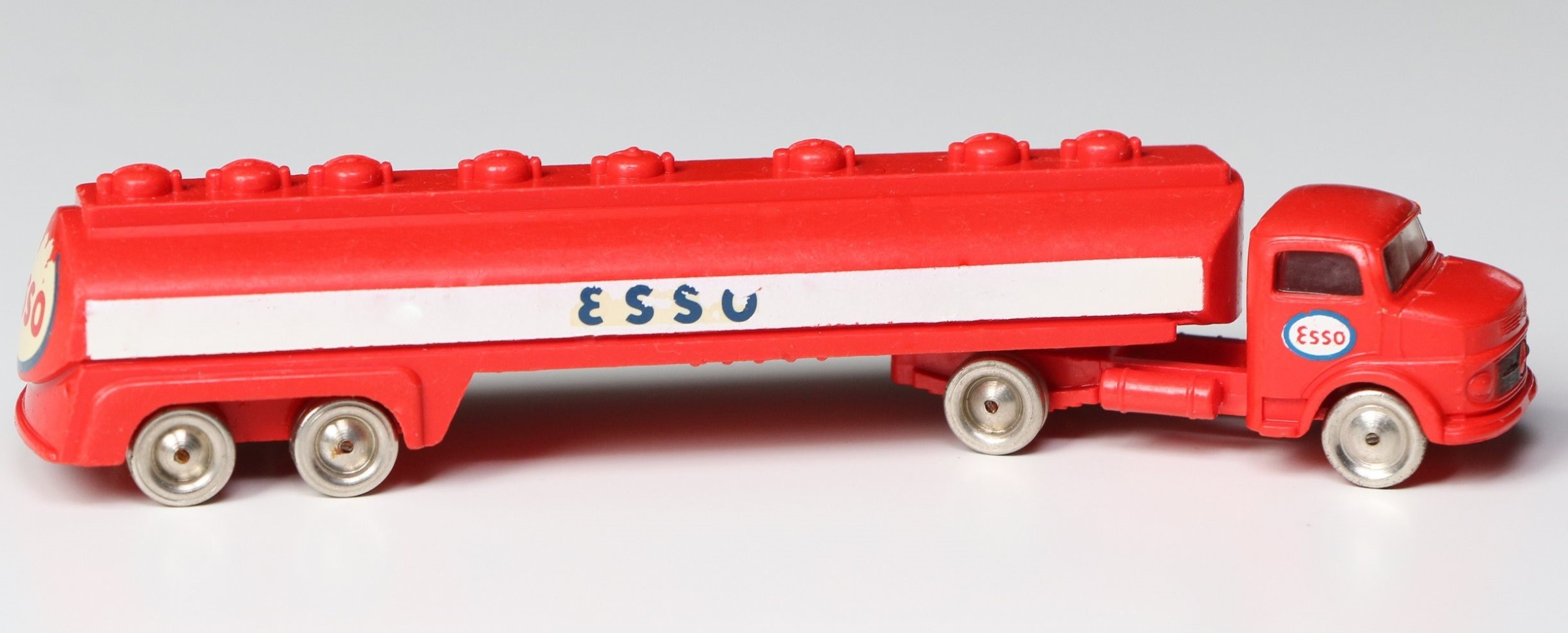 LEGO HO 1:87 Vehicles 1:87 Mercedes Esso Tanker (650-2)