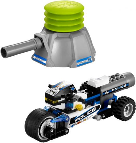 LEGO Racers Storming Enforcer (8221-1)